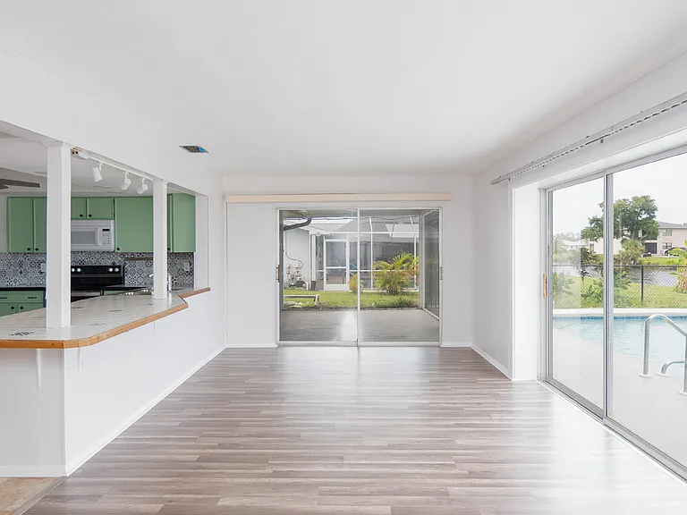 143 Rotonda Cir — Photo 16