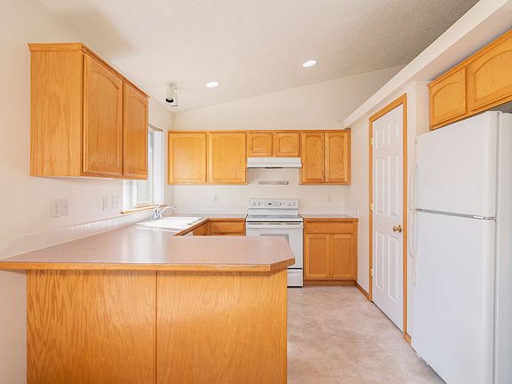 5th image of 3122 Meadow Glen Ln