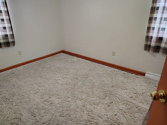 5th image of 211 Syracuse St