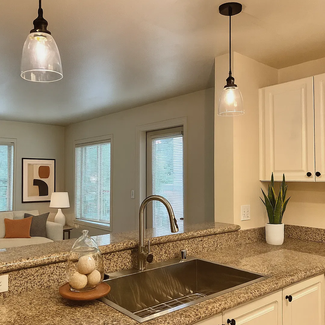 Stonehedge Apartments — Photo 3