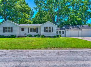 739 Royal Dr, Jackson, MI