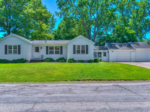 739 Royal Dr, Jackson, MI 49202