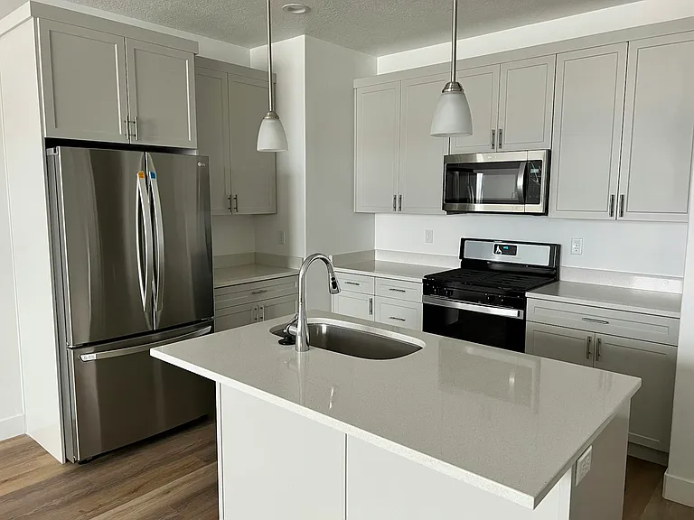 2025 S Sawmill Blvd — Photo 3