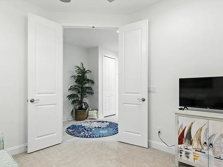 511 Landshark Blvd — Photo 6
