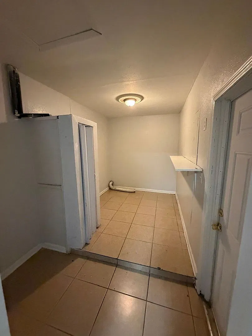 West side Beauty! 3 Bedrooms 2 Bathroom — Photo 4