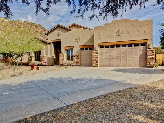 3rd image of 1431 N Vincent Cir