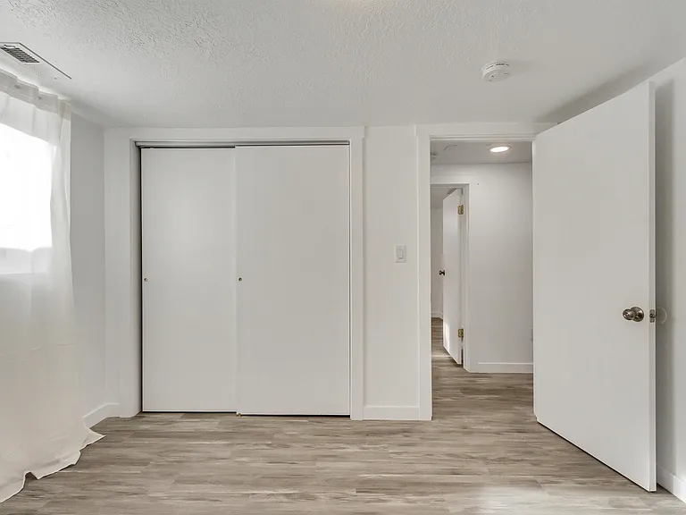 235 N 800 E — Photo 10