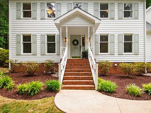 2nd image of 104 Larkwood Ln