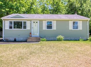 11 Droy Cir, Easthampton, MA 01027