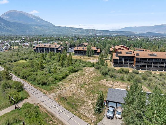 2nd image of 523 Temple Trail