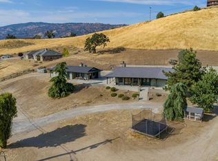 25881 Skyline Dr, Tehachapi, CA 93561