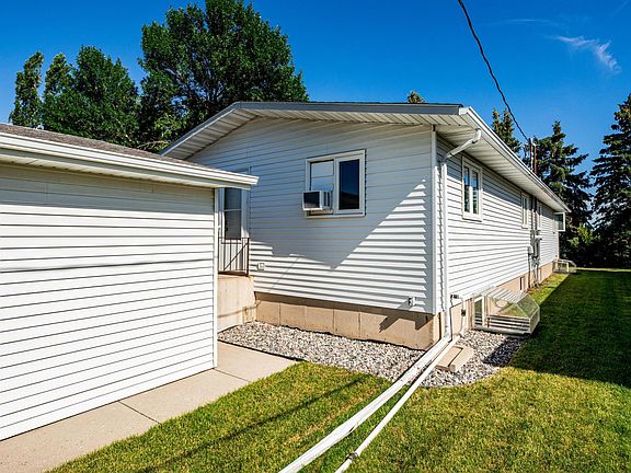 4th image of 3119-3121 10th Ave N