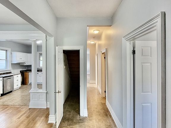2nd image of 211 Park St