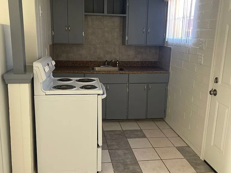 3134-3164 N Fontana Ave — Photo 5