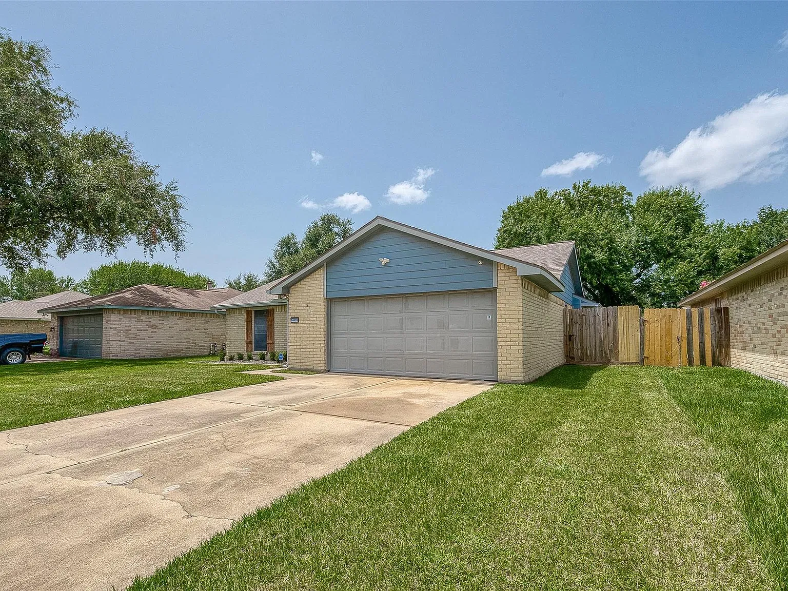 3 bed, 2.0 bath, 1217 sqft, $1,800 — Photo 3