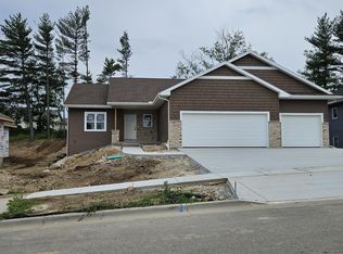 4318 Scottys Dr, Janesville, WI 53546