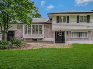 16 Graystone Dr, East Northport, NY 11731