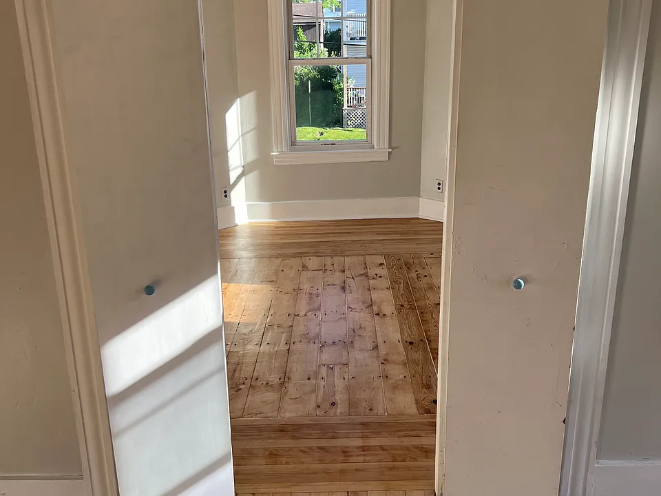 11 Bourne St #2