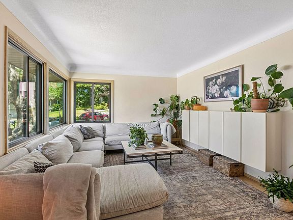 5th image of 2356 Top Hill Cir