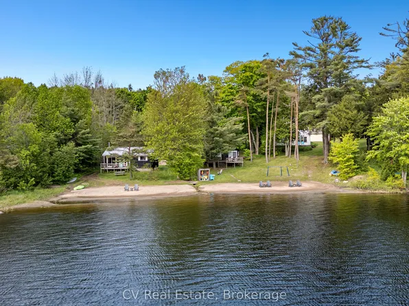 1113 Moon River Rd, Muskoka Lakes, ON P0C 1A0