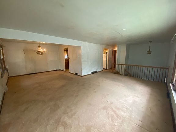 4th image of 10826 S Longwood Dr