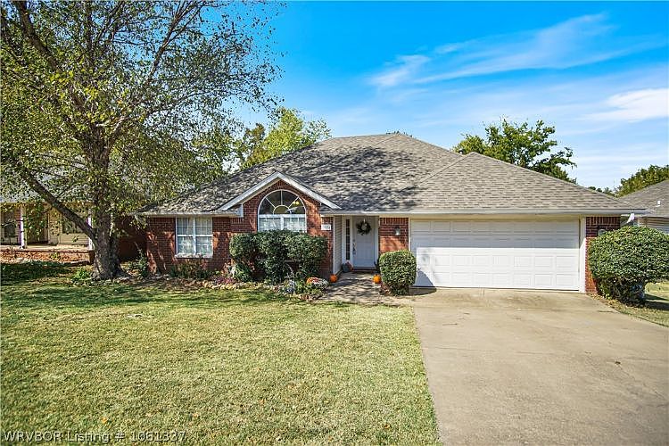 2nd image of 7004 Lookout Dr