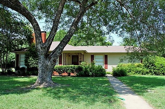 1st image of 201 Richmond Ln
