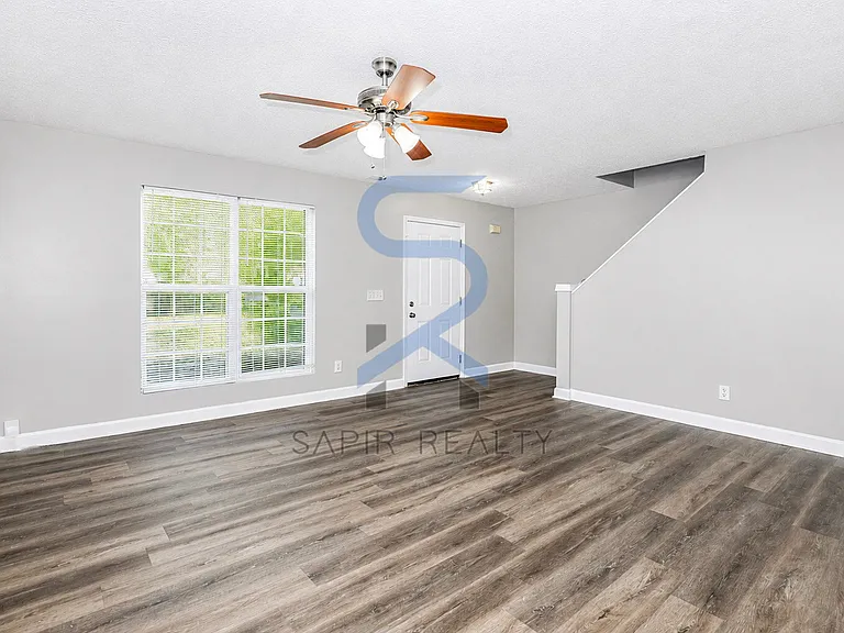 5791 Strathmoor Manor Cir — Photo 3