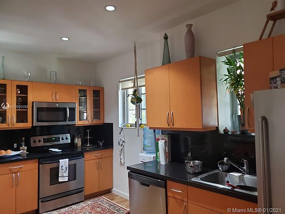 5th image of 1551 Lenox Ave APT 5