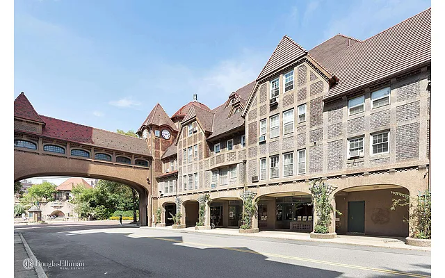 Sold by Douglas Elliman | media 20