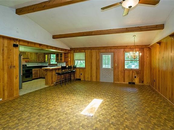 5th image of 915 Quebec Rd