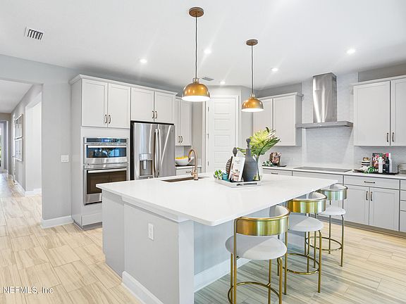 4th image of 387 GOLDENROD Drive