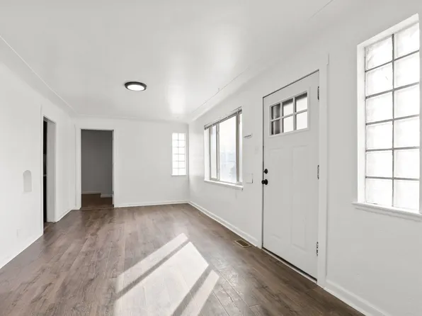 1, 2, and 3 Bed Townhome Style Homes Close to Sloan's Lake, Panorama Park!!