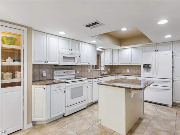 5767 Arvine Cir, Fort Myers, FL 33919