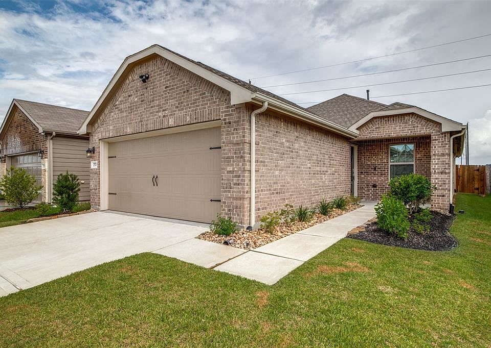 1st image of 25707 Bottlebrush Sedge St
