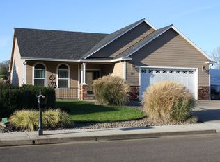 147 Clear Lake St, Oakland, OR 97462