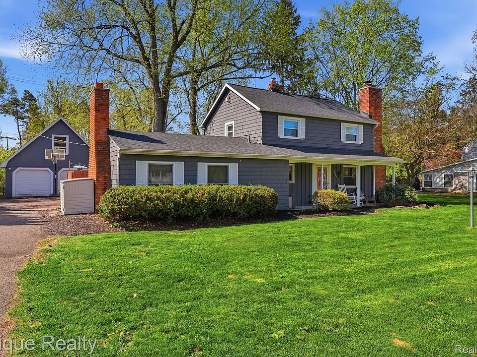 1st image of 7441 Honeysuckle Rd