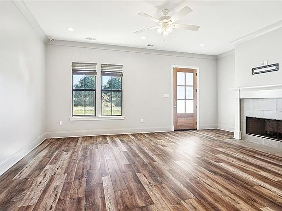 2nd image of 46 Mary St