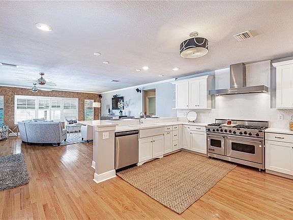4th image of 4011 W San Juan St