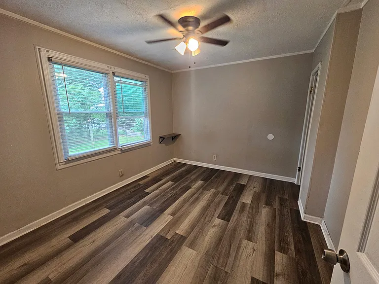 618 Frasier St SE — Photo 16