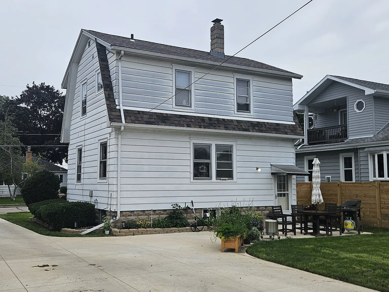 2 bed, 1040 sqft, $1,975 — Photo 3