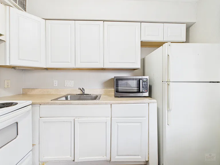 1840 Burton Dr #141 — Photo 8