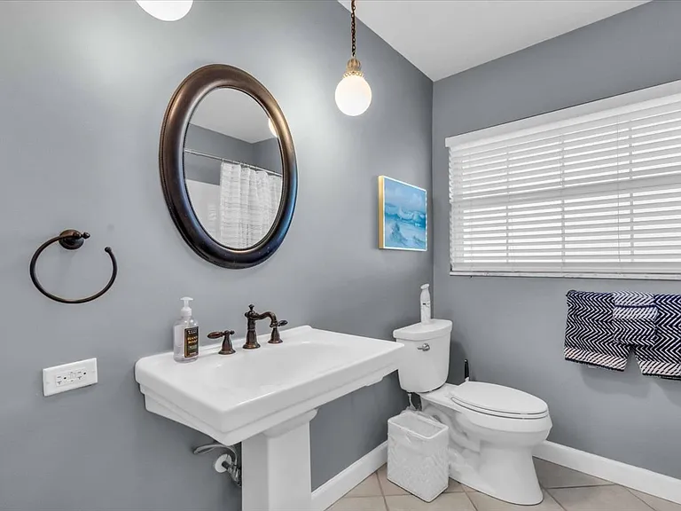 2732 Valencia Dr — Photo 43