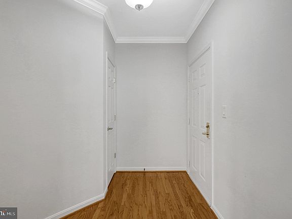 4th image of 5116 Donovan Dr APT 202