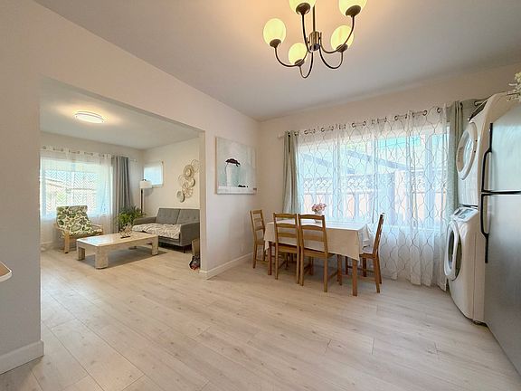 3rd image of 371 Menker Ave