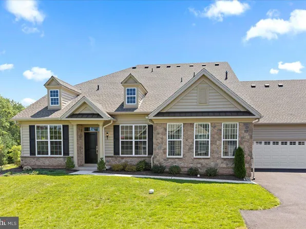 3195 Bushwood Dr, Perkasie, PA 18944