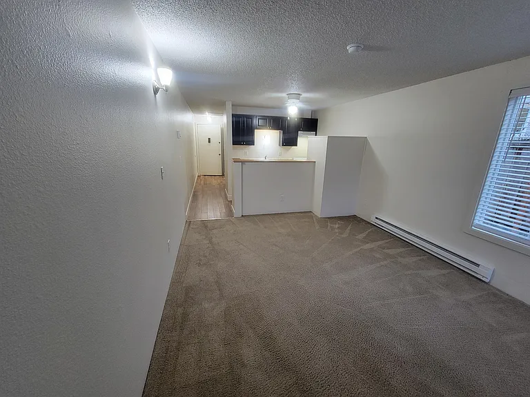 Nob Hill Apartments — Photo 36