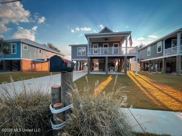 122 Shelter Rock Dr, Long Beach, MS 39560
