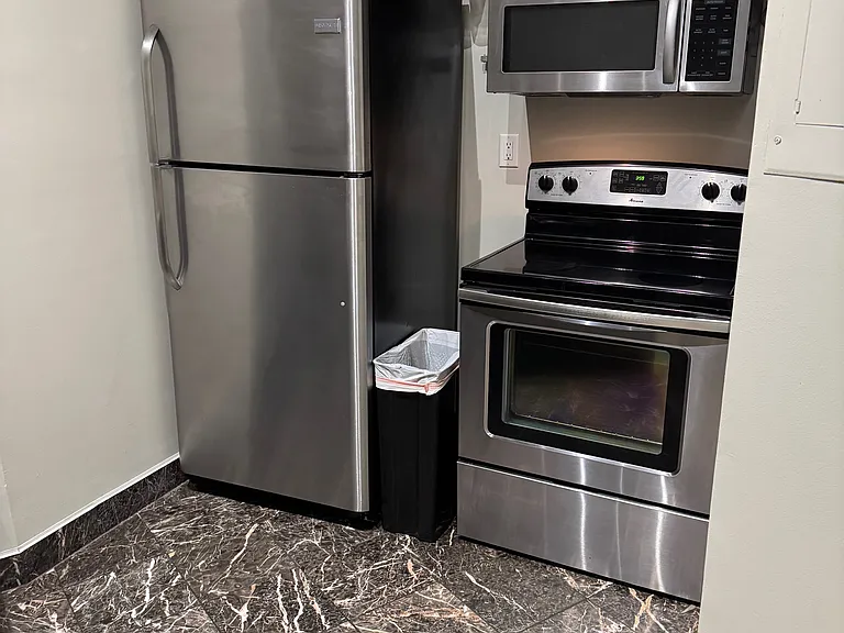 1088 Bishop St #203 — Photo 16