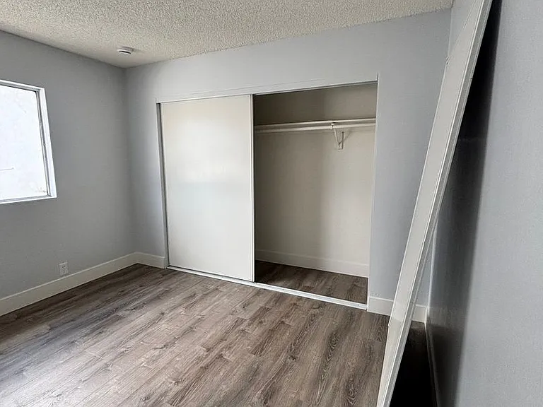 2649 Marengo St — Photo 54